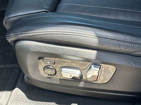 Used 2022 BMW X5 xDrive40i w/ M Sport Package image 25