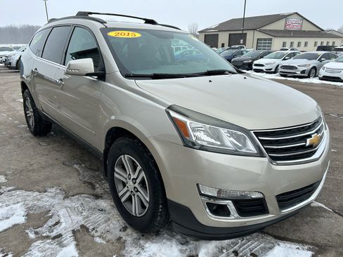 Used 2015 Chevrolet Traverse LT image 3