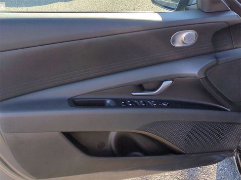 New 2026 Hyundai Elantra SE image 10