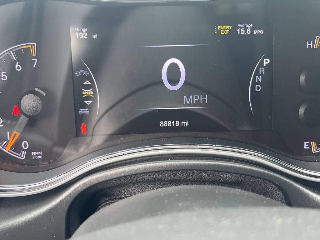 Used 2019 Jeep Grand Cherokee Summit AWD/4WD image 12