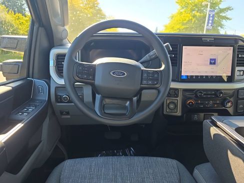 New 2026 Ford F250 XLT w/ XLT Premium Package AWD/4WD image 17