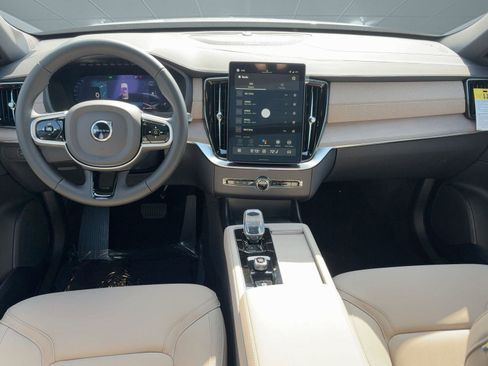 New 2026 Volvo XC90 B6 Plus w/ Protection Package Premier image 24