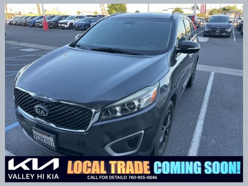 Used 2018 Kia Sorento FWD image 1