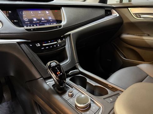 New 2025 Cadillac XT5 Luxury AWD/4WD image 16
