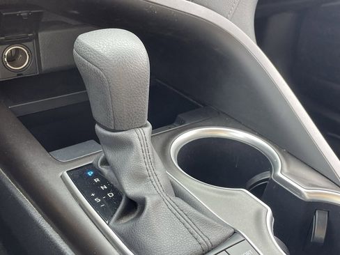 Used 2024 Toyota Camry LE image 5