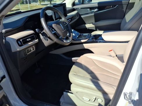 Used 2023 Lincoln Nautilus Reserve AWD/4WD image 10