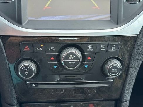 Used 2011 Chrysler 300 C RWD image 27