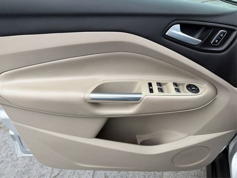 Used 2015 Ford C-MAX SE image 21