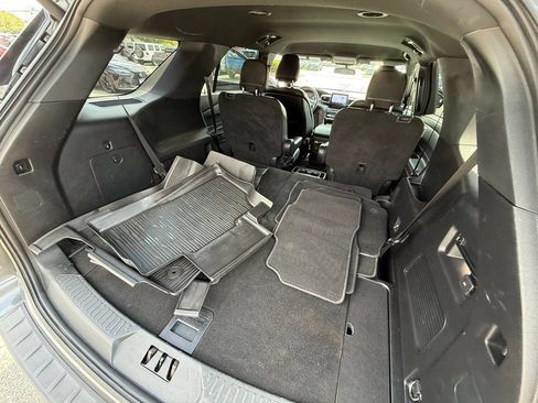 Used 2020 Ford Explorer XLT w/ Equipment Group 202A AWD/4WD image 33