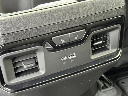 New 2026 GMC Sierra 2500 AT4 w/ AT4 Premium Plus Package AWD/4WD image 13