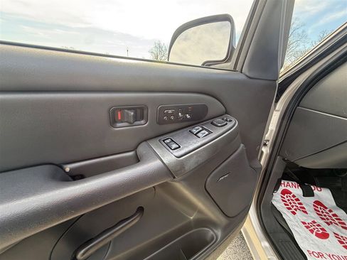 Used 2005 Chevrolet Silverado 1500 4x4 Extended Cab w/ Safe And Sound Package image 14