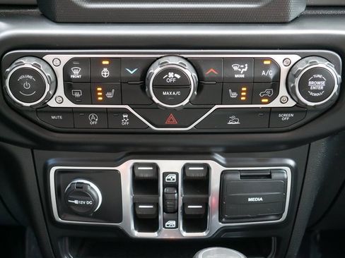 Used 2022 Jeep Gladiator Willys image 21