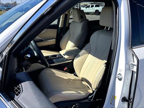 Certified 2025 Acura MDX w/ Technology Package image 36