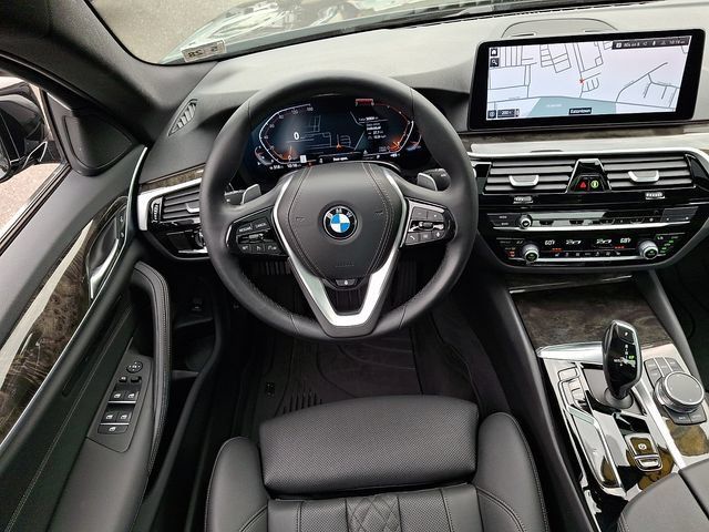 Used 2023 BMW 530i xDrive w/ Convenience Package AWD/4WD image 10