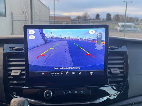 Used 2024 Ford Transit 350 XLT image 17