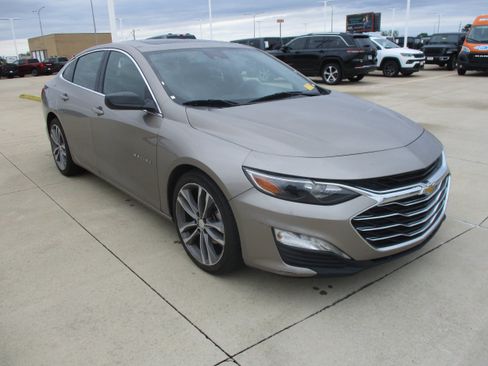 Used 2023 Chevrolet Malibu LT w/ Driver Confidence Package FWD image 6