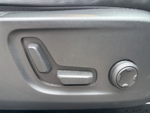 Certified 2023 Volvo XC40 B5 Plus w/ Driver Assist Package image 38