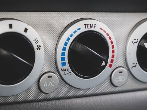 Used 2010 Toyota Tacoma 4x4 Access Cab V6 image 11