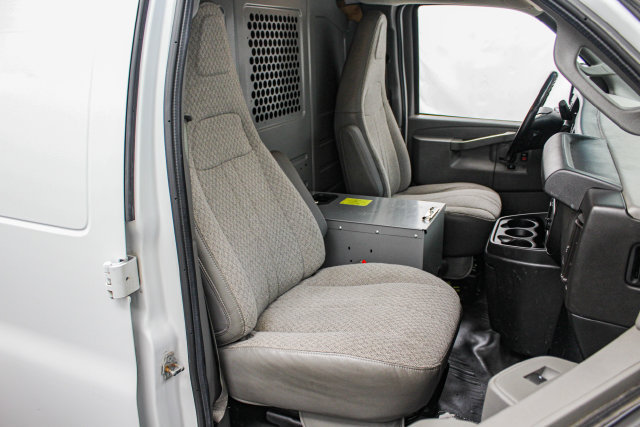 Used 2019 Chevrolet Express 3500 w/ Driver Convenience Package RWD image 20