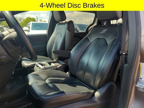 Used 2018 Chrysler Pacifica Touring-L w/ Premium Audio Group FWD image 23