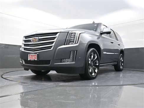Used 2019 Cadillac Escalade Platinum image 29