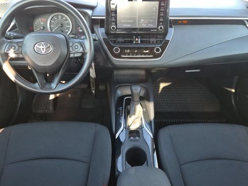 Used 2022 Toyota Corolla LE FWD image 13