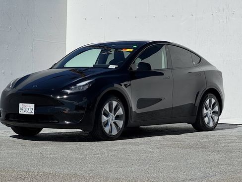 Used 2023 Tesla Model Y Long Range AWD/4WD image 7