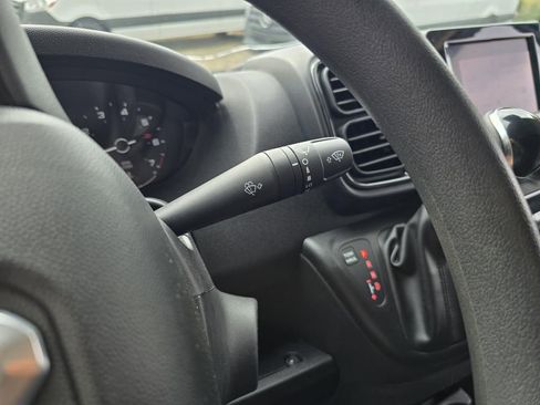 Used 2024 RAM ProMaster 2500 w/ Convenience Group image 25