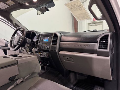 Used 2018 Ford F250 XL w/ Power Equipment Group RWD image 15