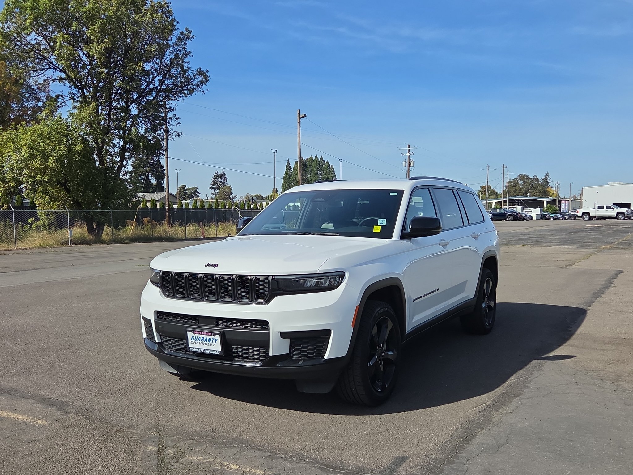 Used 2023 Jeep Grand Cherokee L Laredo AWD/4WD image 3