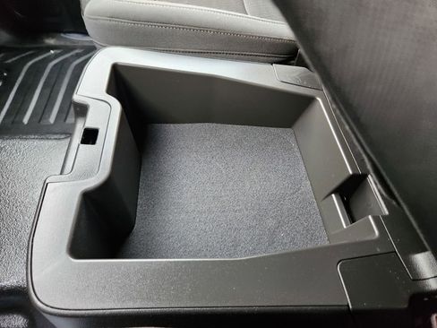 Used 2022 GMC Sierra 2500 SLE w/ SLE Value Package; image 12