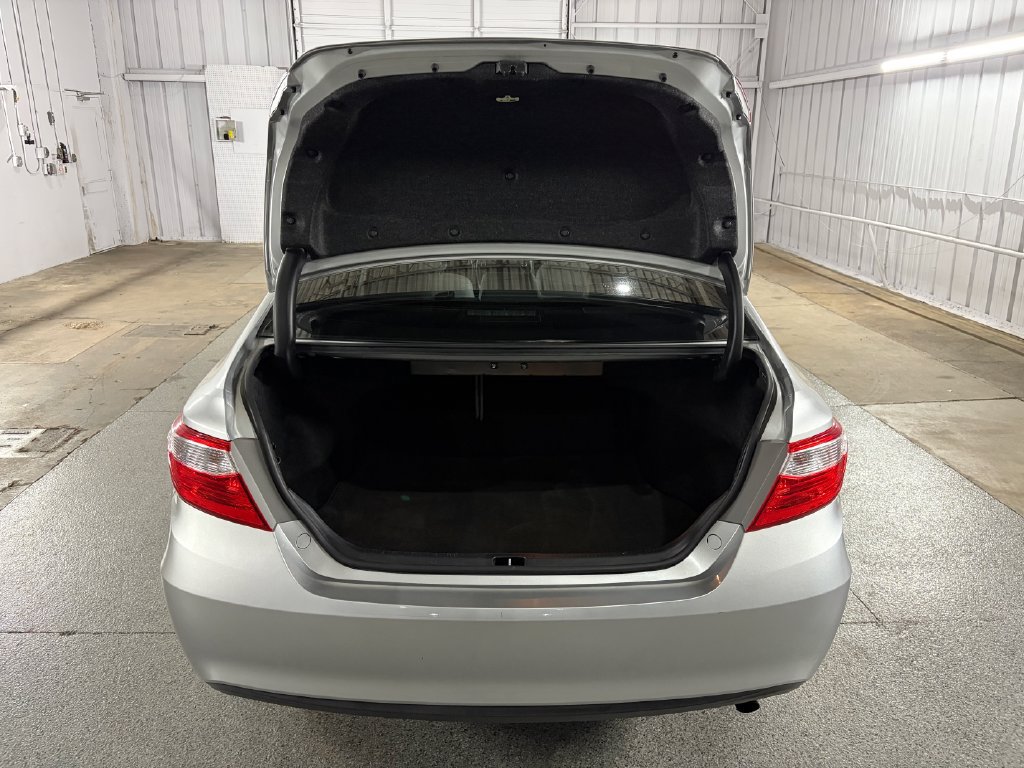 Used 2016 Toyota Camry LE FWD image 42