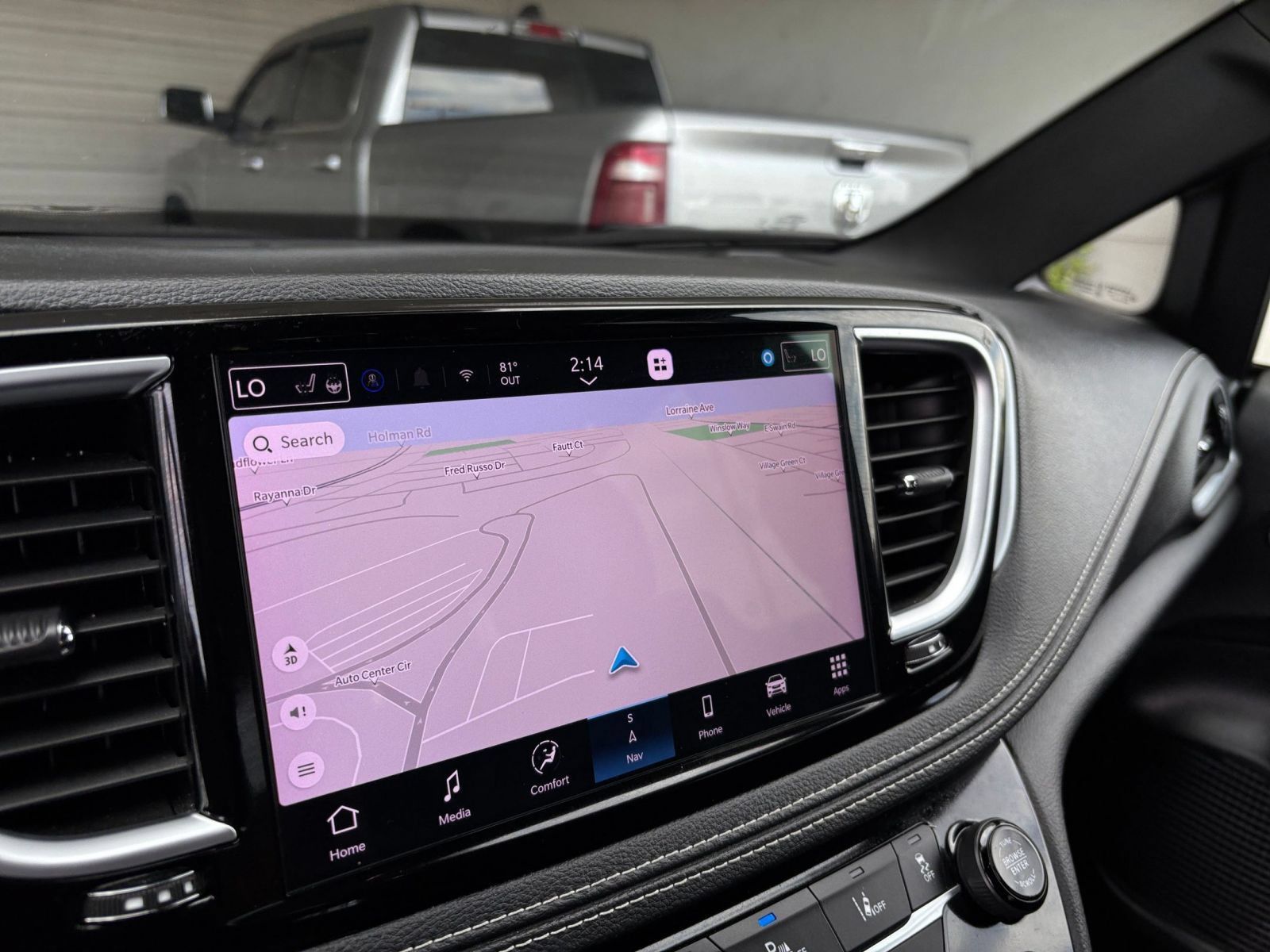 Used 2025 Chrysler Pacifica Limited FWD image 19