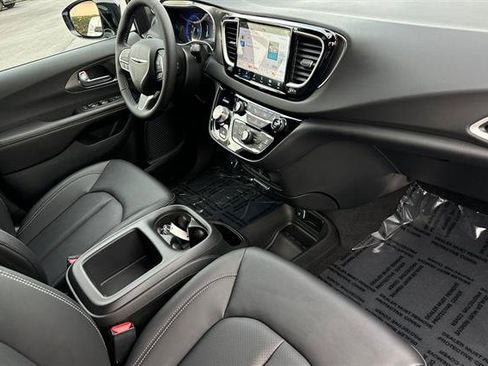 New 2026 Chrysler Voyager LX FWD image 13