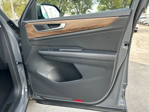 Used 2025 Volkswagen Atlas SE w/ Panoramic Sunroof Package image 43