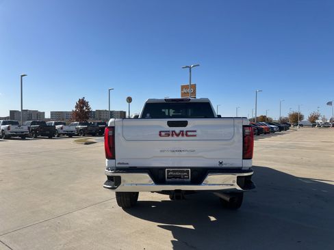 Used 2024 GMC Sierra 2500 SLT w/ SLT Premium Package image 5