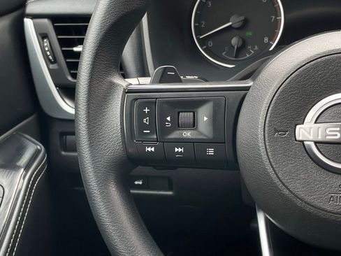Used 2024 Nissan Rogue SV FWD image 14