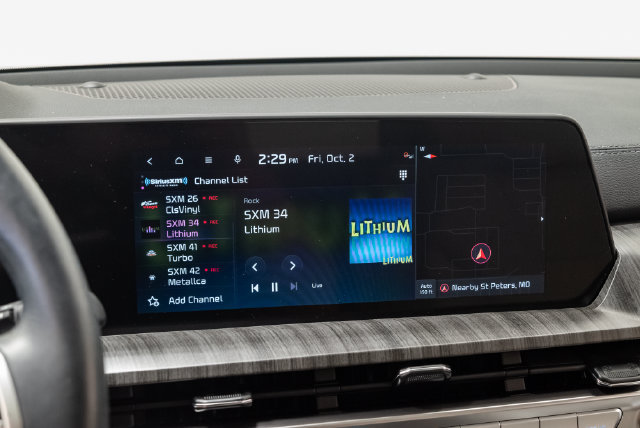 Used 2025 Kia Telluride EX w/ EX Captain's Chair Package FWD image 17