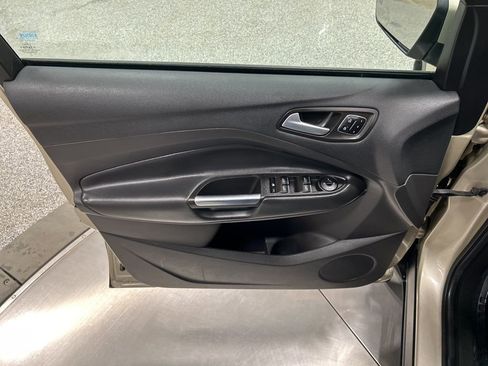 Used 2018 Ford Escape Titanium image 13