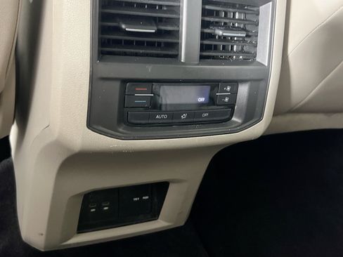 Used 2023 Volkswagen Atlas SE AWD/4WD image 25