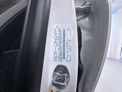 Used 2020 Ford Escape SE FWD image 14