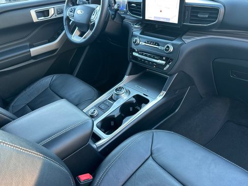 Used 2020 Ford Explorer Limited w/ Class III Trailer Tow Package image 18