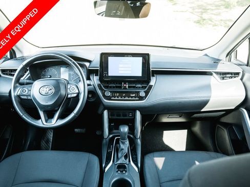Certified 2024 Toyota Corolla Cross LE FWD image 12