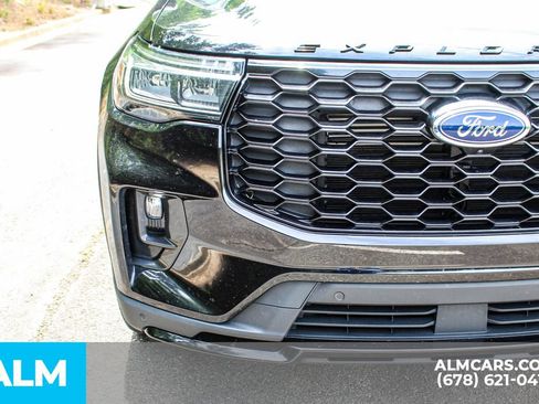 Used 2025 Ford Explorer ST-Line w/ ST-Line Street Pack AWD/4WD image 11