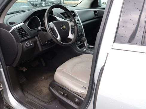 Used 2011 Chevrolet Traverse LT w/ LPO, 'HIT The Road' Package FWD image 11