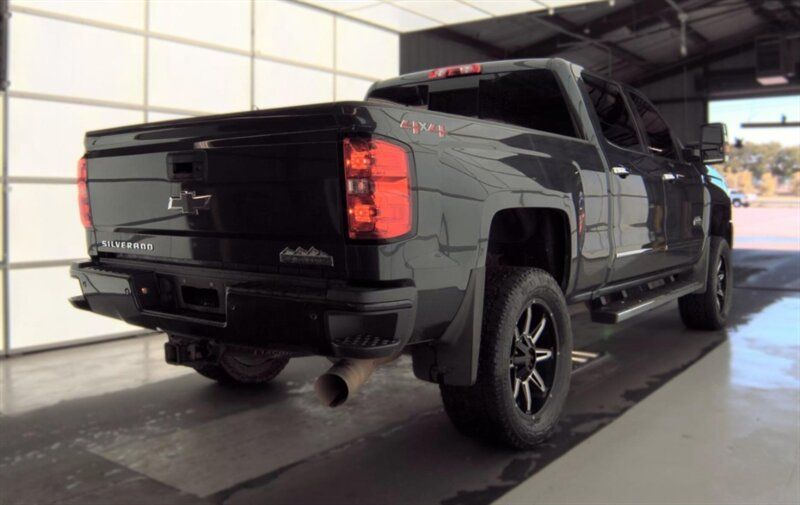 Used 2019 Chevrolet Silverado 2500 High Country w/ Duramax Plus Package AWD/4WD image 2