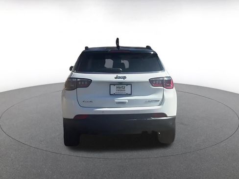 Used 2025 Jeep Compass Limited image 11