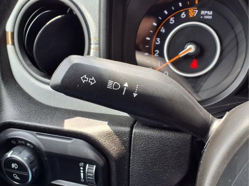 Used 2025 Jeep Gladiator Sport AWD/4WD image 22