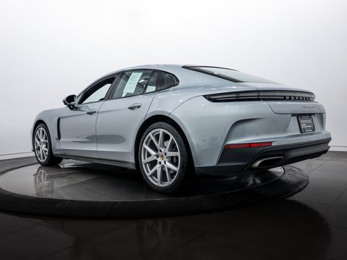 Certified 2025 Porsche Panamera 4 image 3