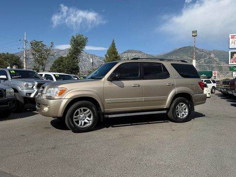 Used 2005 Toyota Sequoia SR5 RWD image 18